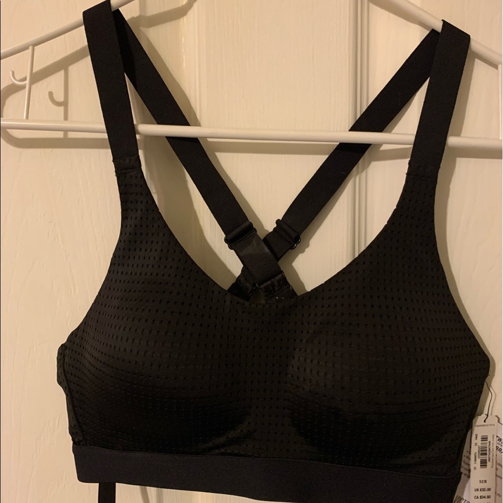 NWT Victoria’s Secret Sports Bra